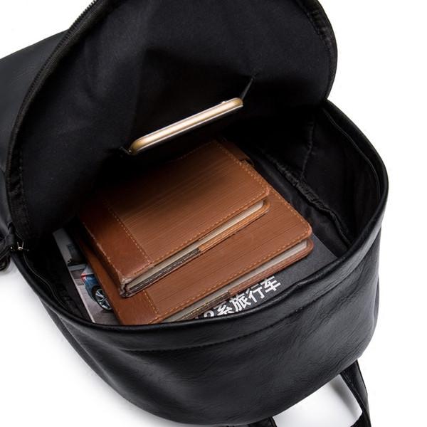 Férfi öko bőr hátizsák fekete színben 3D elemmel