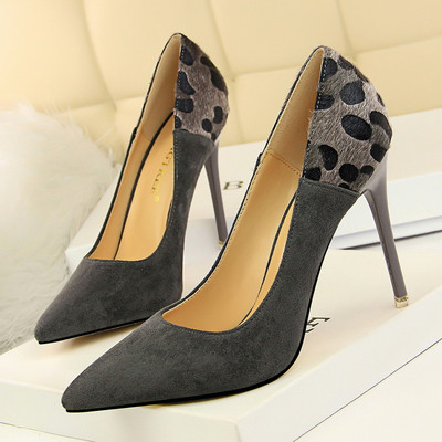 Επίσημα γυναικεία παπούτσια από οικολογικό σουέτ με διάφορα χρώματα