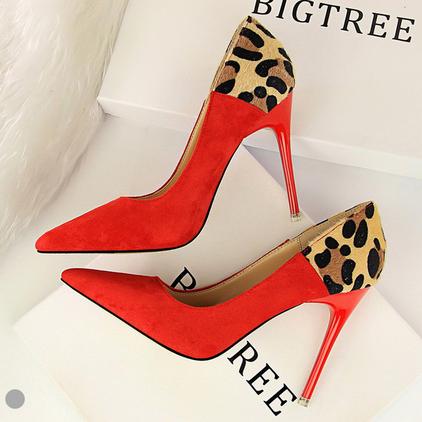 Επίσημα γυναικεία παπούτσια από οικολογικό σουέτ με διάφορα χρώματα