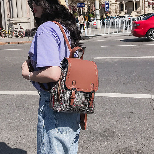 Hétköznapi női hátizsák két modellben