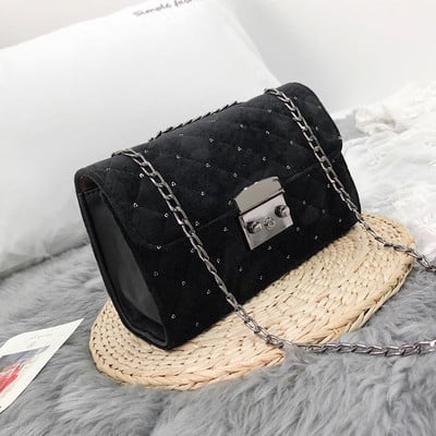 Κομψή γυναικεία τσάντα με βελούδινη διακόσμηση σε τρία χρώματα