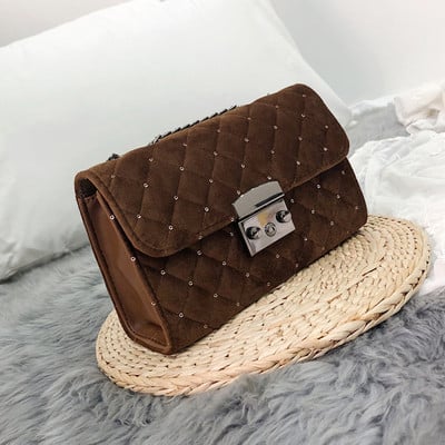 Κομψή γυναικεία τσάντα με βελούδινη διακόσμηση σε τρία χρώματα