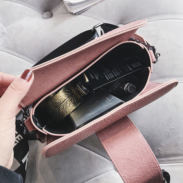 Négy színben kövekkel díszített női táska