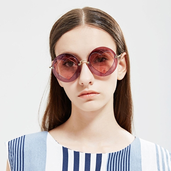 Μοναδικά γυναικεία  γυαλιά σε στρογγυλό σχήμα και χρωματιστά γυαλιά