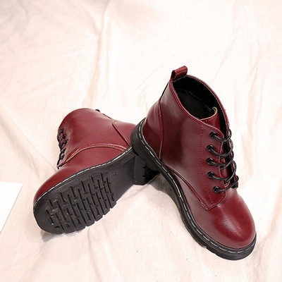 Γυναικείες μπότες σε μαύρο και κόκκινο χρώμα