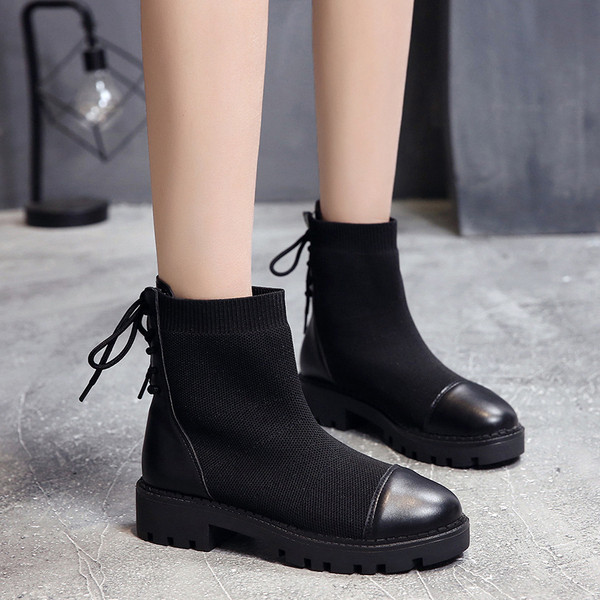 Ghete de dama moderne in negru cu sireturi