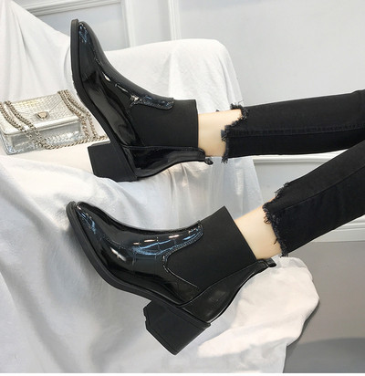 Cizme de dama din piele lacuita de culoare neagra