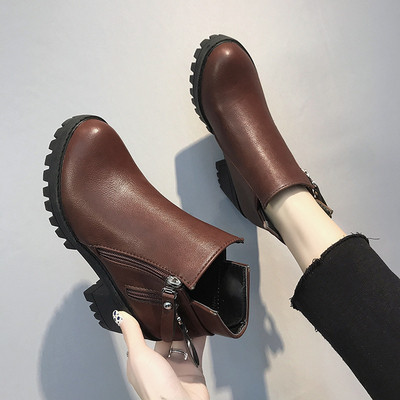 Női csizma két színben, durva talppal