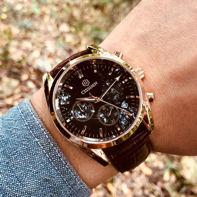 Stílusos férfi karóra eko bőr szíjjal