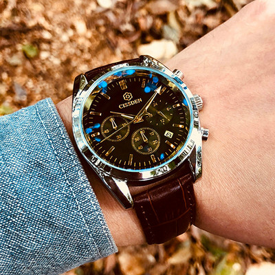 Stílusos férfi karóra eko bőr szíjjal