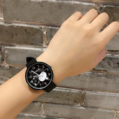 Női napi karóra szilikon szíjjal és rátéttel több színben