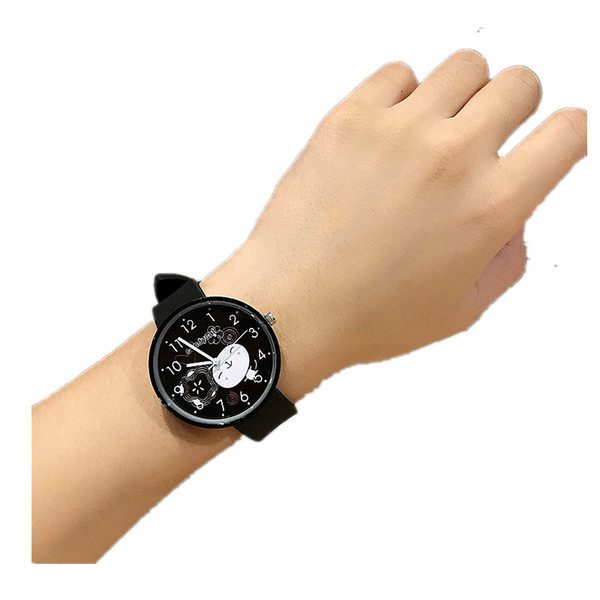 Női napi karóra szilikon szíjjal és rátéttel több színben