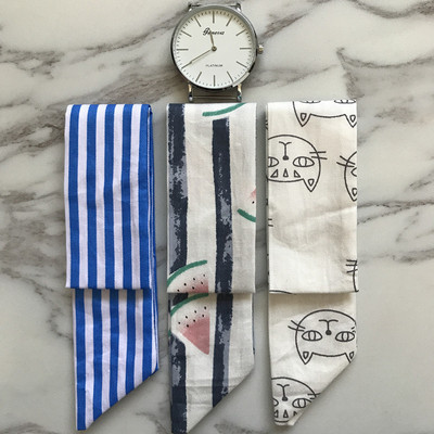 Μοντέρνο γυναικείο  ρολόι με τρία λουράκια σε διάφορα χρώματα