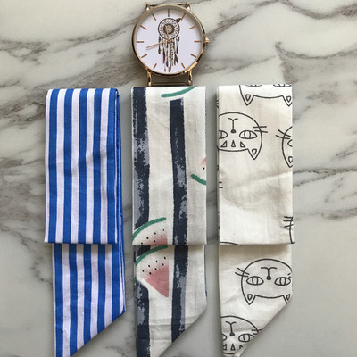 Μοντέρνο γυναικείο  ρολόι με τρία λουράκια σε διάφορα χρώματα