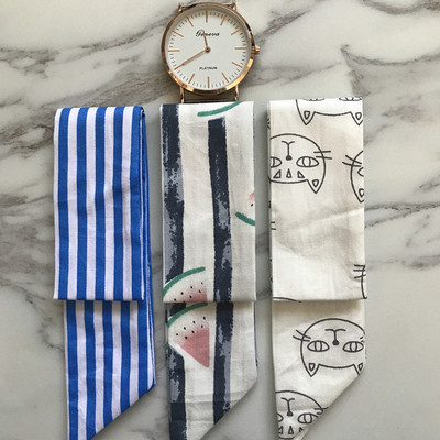 Μοντέρνο γυναικείο  ρολόι με τρία λουράκια σε διάφορα χρώματα