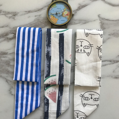 Μοντέρνο γυναικείο  ρολόι με τρία λουράκια σε διάφορα χρώματα