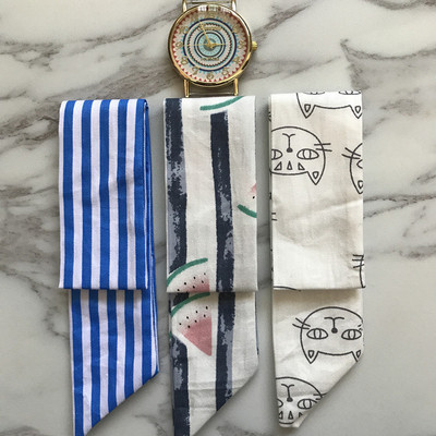 Μοντέρνο γυναικείο  ρολόι με τρία λουράκια σε διάφορα χρώματα