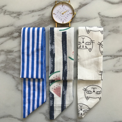 Μοντέρνο γυναικείο  ρολόι με τρία λουράκια σε διάφορα χρώματα