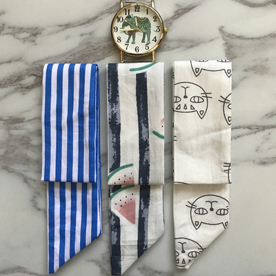 Μοντέρνο γυναικείο  ρολόι με τρία λουράκια σε διάφορα χρώματα