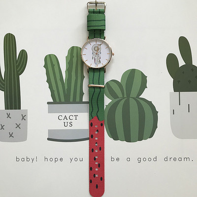 Καθημερινό γυναικείο  ρολόι με στρογγυλό σχήμα σε διάφορα χρώματα