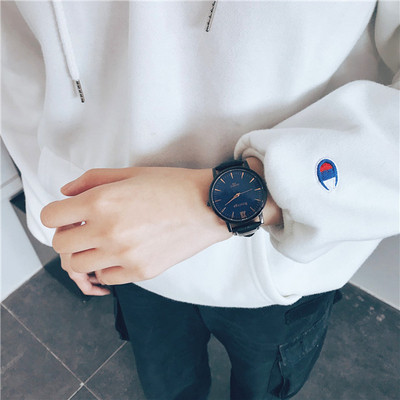 Κομψό ανδρικό ρολόι σε τέσσερα χρώματα