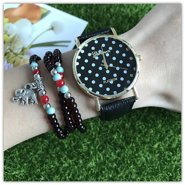 Női napi karóra ökobőr szíjjal, fekete-fehér színben