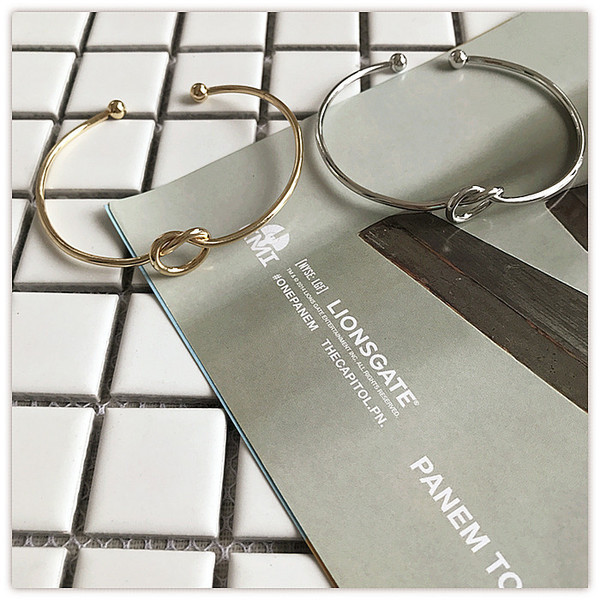 Κομψό γυναικείο βραχιόλι  σε χρυσό και ασημί χρώμα