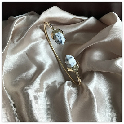 Modern női fém karkötő két színben