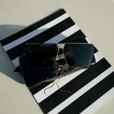 Μοντέρνα γυαλιά ηλίου με καθρέφτη εμφάνιση κατάλληλα για γυναίκες και άνδρες