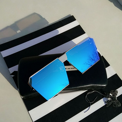 Μοντέρνα γυαλιά ηλίου με καθρέφτη εμφάνιση κατάλληλα για γυναίκες και άνδρες