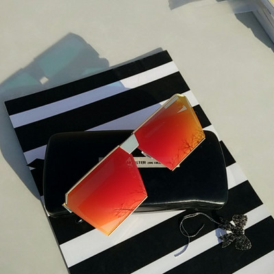 Μοντέρνα γυαλιά ηλίου με καθρέφτη εμφάνιση κατάλληλα για γυναίκες και άνδρες