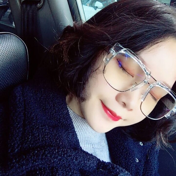 Νέο μοντέλο γυναικέια διαφανή γυαλιά με ενδιαφέρον πλαίσιο