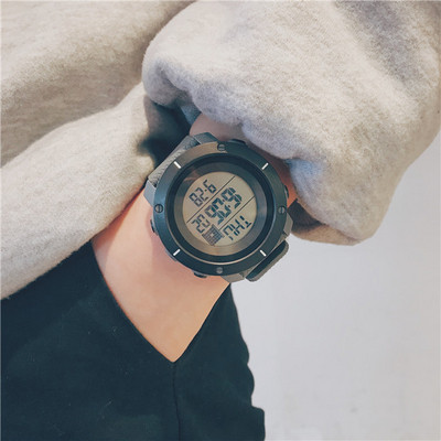 Καθημερινό ανδρικό  ρολόι  σε τέσσερα χρώματα