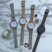 Női aktuális karóra több színben