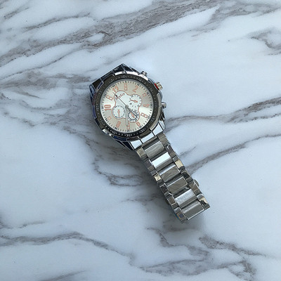 Κομψό ανδρικό ρολόι με μεταλλική αλισίδα σε διάφορα χρώματα