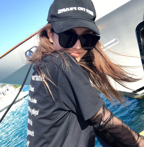 Aktuális női napszemüveg - cicamodell két színben