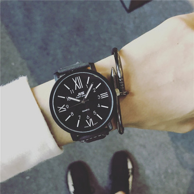 Стилен мъжки часовник в черен и бял цвят