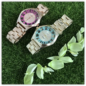 Női modern karóra színes számokkal