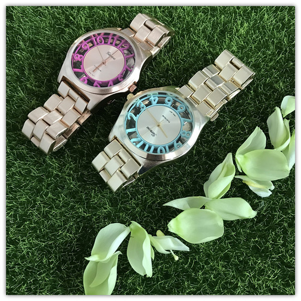 Női modern karóra színes számokkal