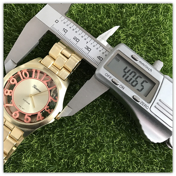 Női modern karóra színes számokkal