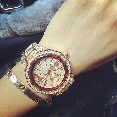 Ceas elegant de dama cu pietre in trei culori