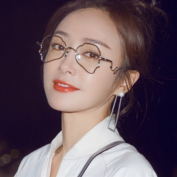 Μοντέρνο μοντέλο γυναικεία γυαλιά ηλίου σε διάφορα χρώματα