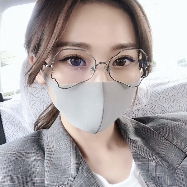 Μοντέρνο μοντέλο γυναικεία γυαλιά ηλίου σε διάφορα χρώματα