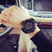 Μοντέρνο ανδρικό ρολόι σε δύο χρώματα