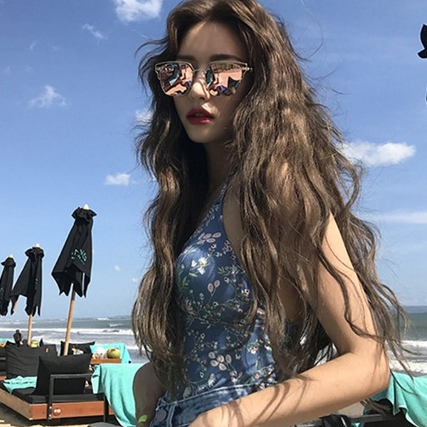 Γυαλιά ηλίου - ένα μοντέλο καθρεφτών σε πολλά χρώματα