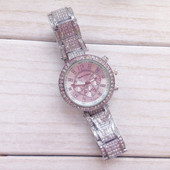 Elegáns női karóra fémlánccal, kövekkel, három színben