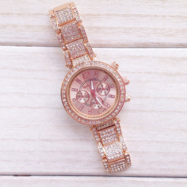 Elegáns női karóra fémlánccal, kövekkel, három színben