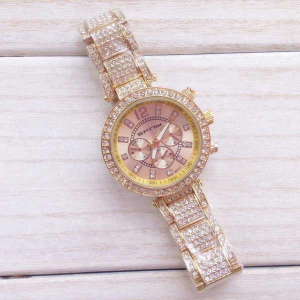 Elegáns női karóra fémlánccal, kövekkel, három színben