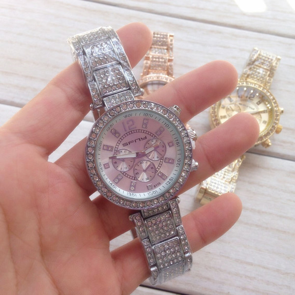 Elegáns női karóra fémlánccal, kövekkel, három színben