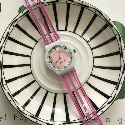 Καθημερινό γυναικείο ρολόι με ριγέ λουράκι με διάφορα χρώματα